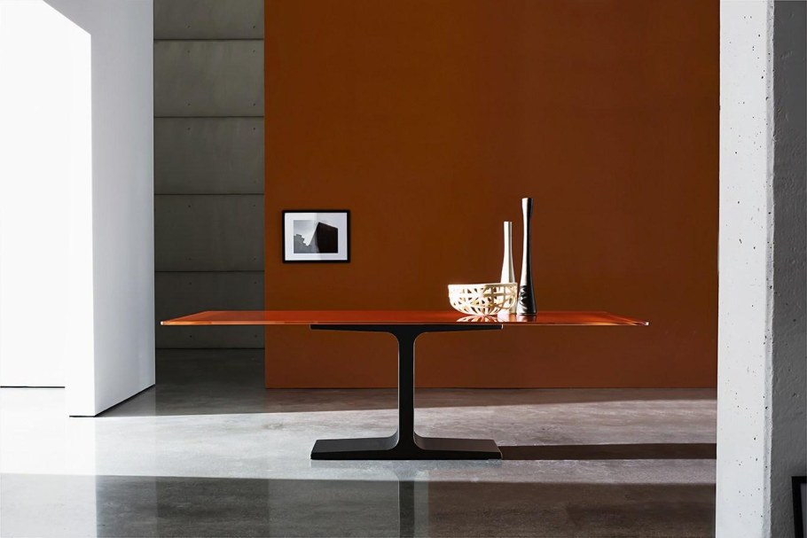 Sovet Palace Table