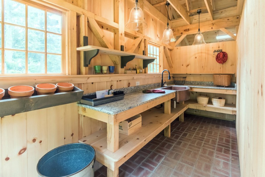 Сарай внутри