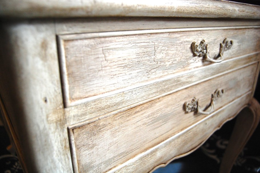 Перекраска старой мебели