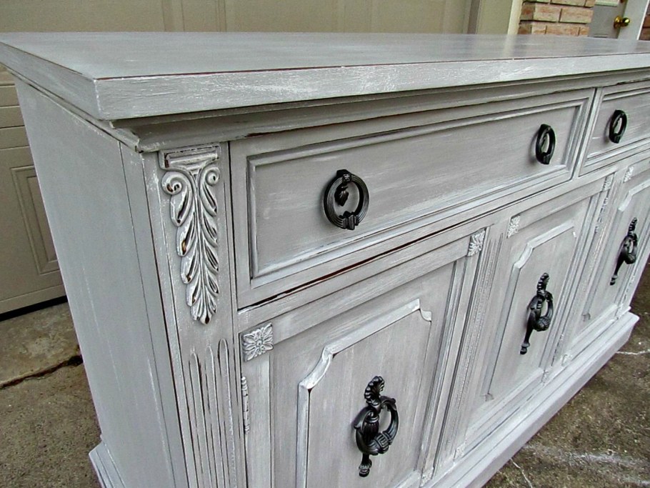 Перекраска мебели акриловой краской