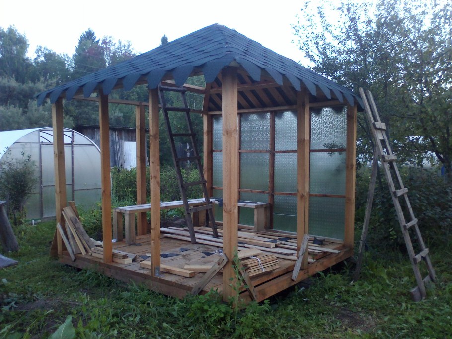 Беседки из подручных матер