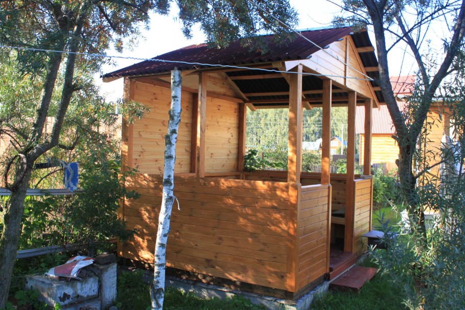 Беседка из поддонов