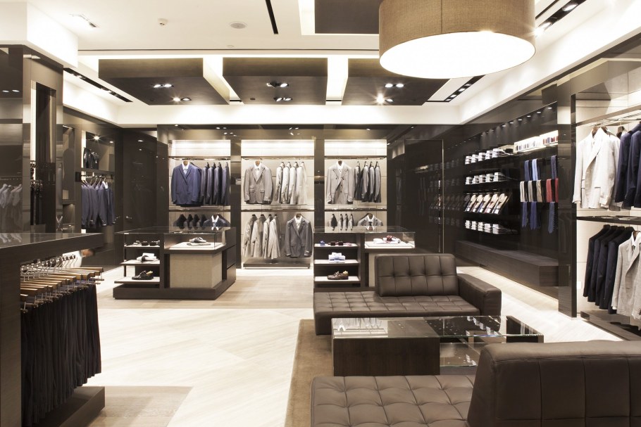 Интерьер магазина мужской одежды