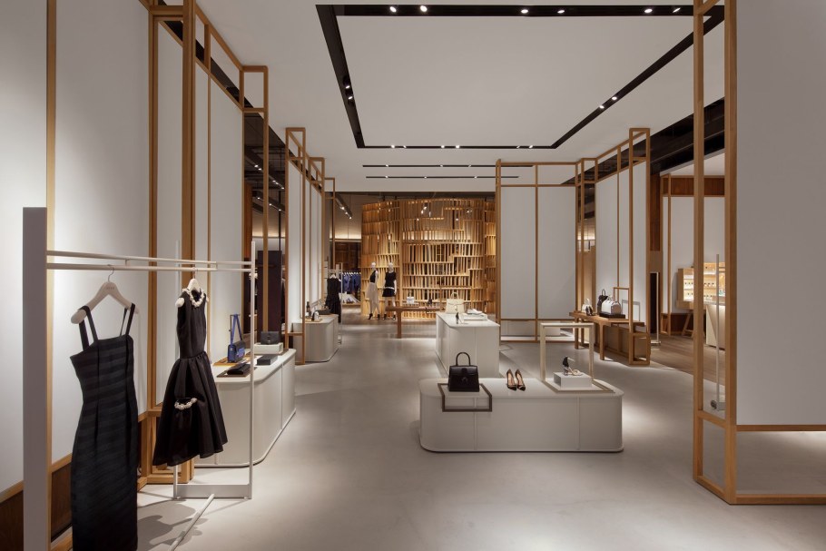 Интерьер магазина одежды