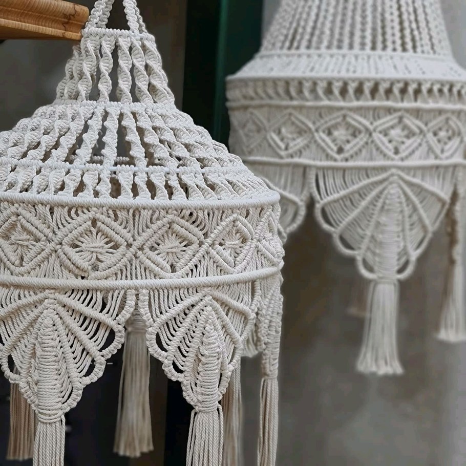 Каркасная люстра макраме