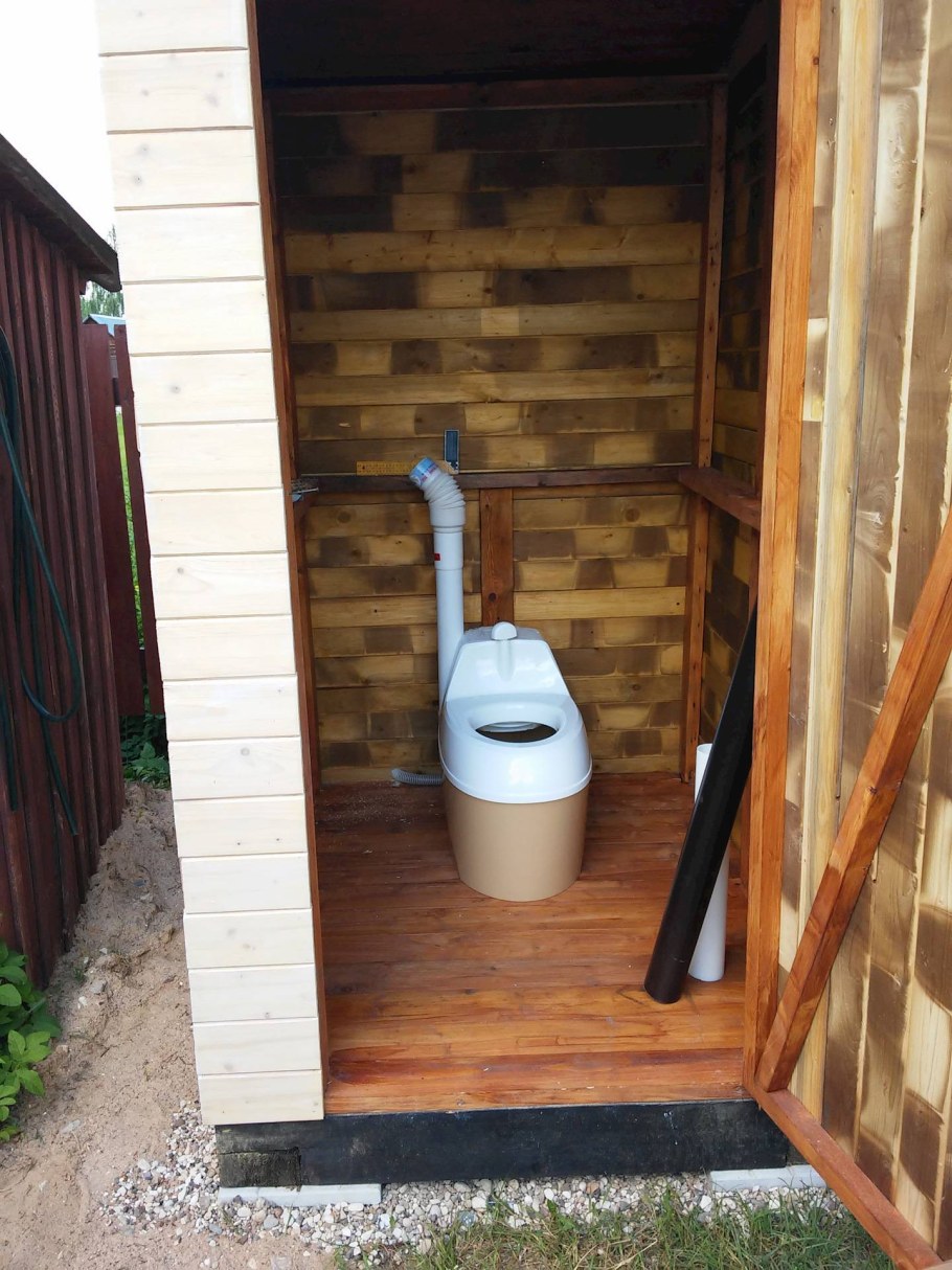 Туалет из профильной трубы