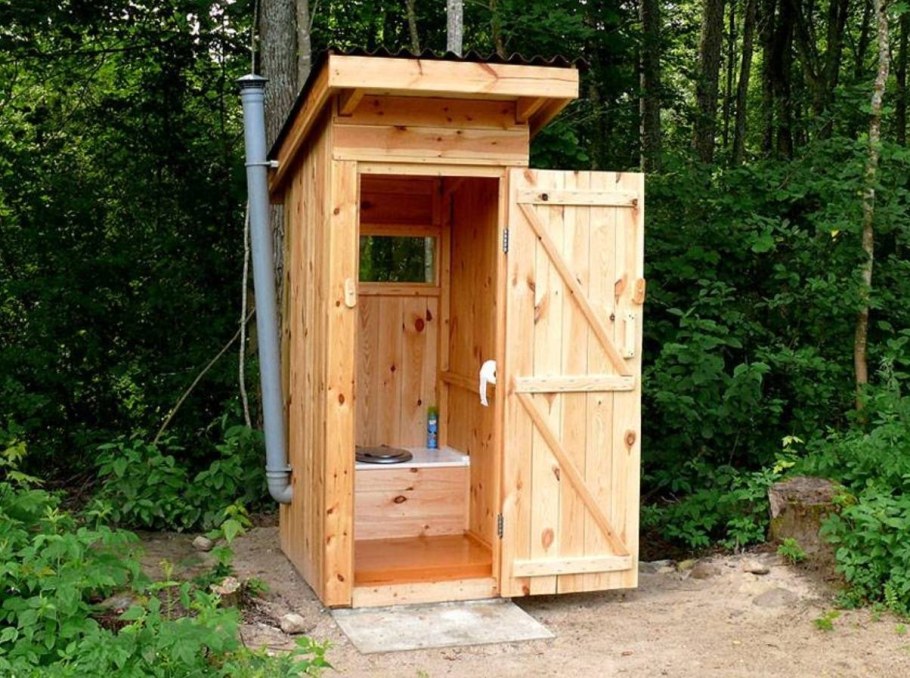 Каркас дачного туалета