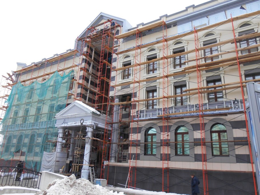 Реконструкция зданий в России