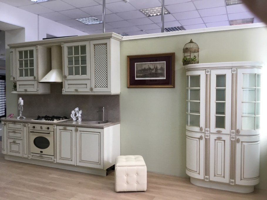 Руководители мебельной фабрики Санкт