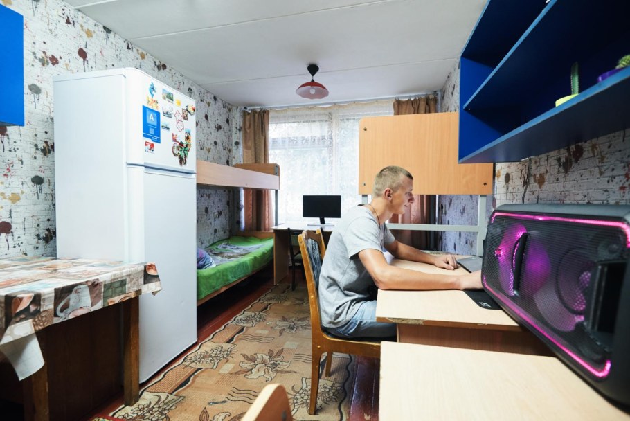 Студенты в общежитии