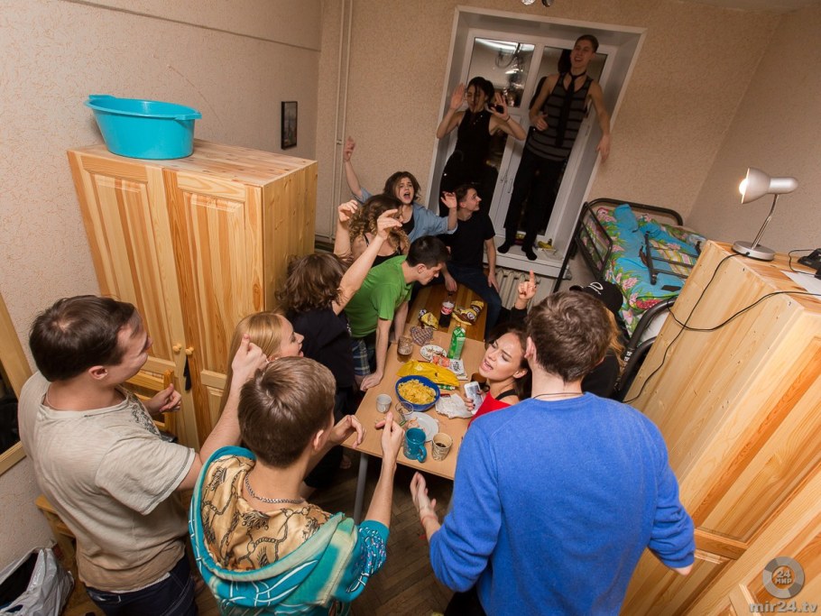 Студентки в общежитии