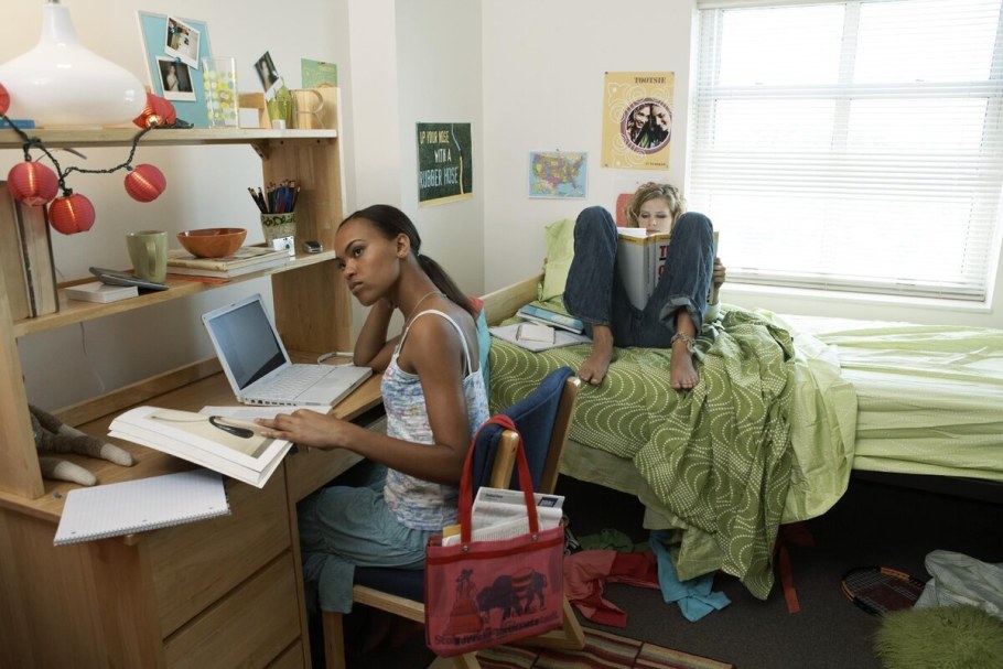 Студенты в общежитии