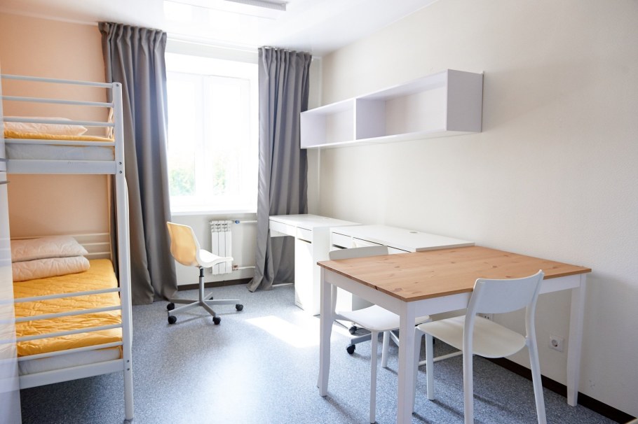 Люди в хостеле