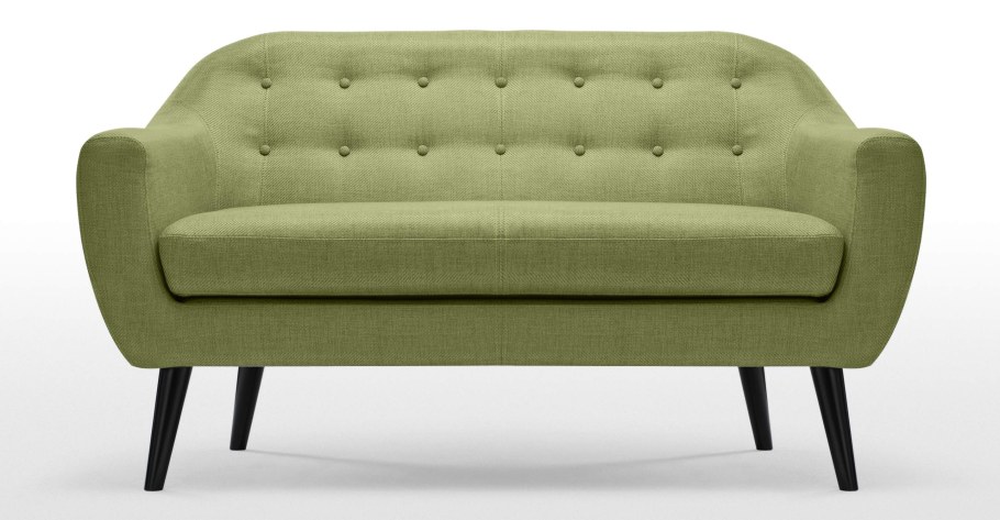 Изящный диван на ножках