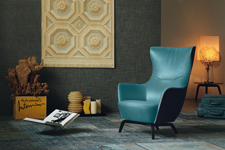 Poltrona Frau mamy Blue Bergere Armchair