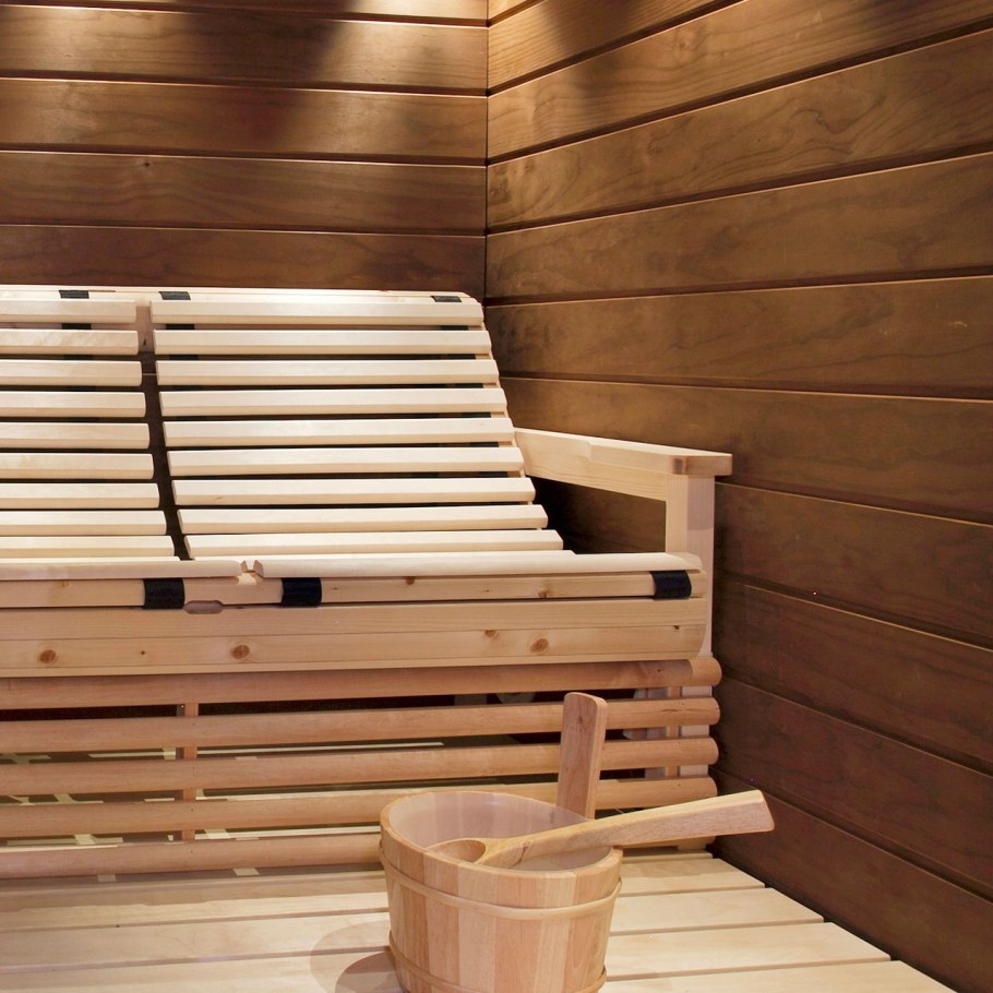 Диван для бани в комнату отдыха