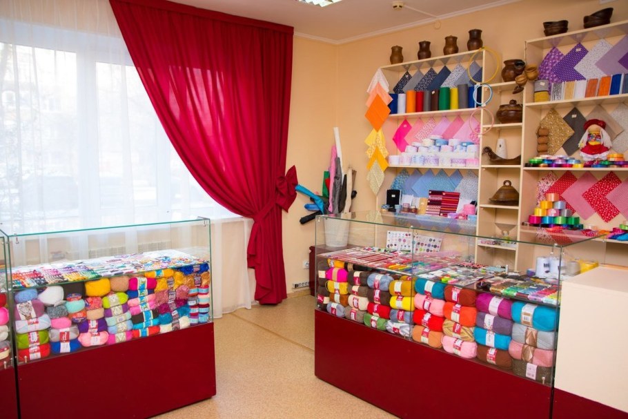 Оборудование для магазина пряжи