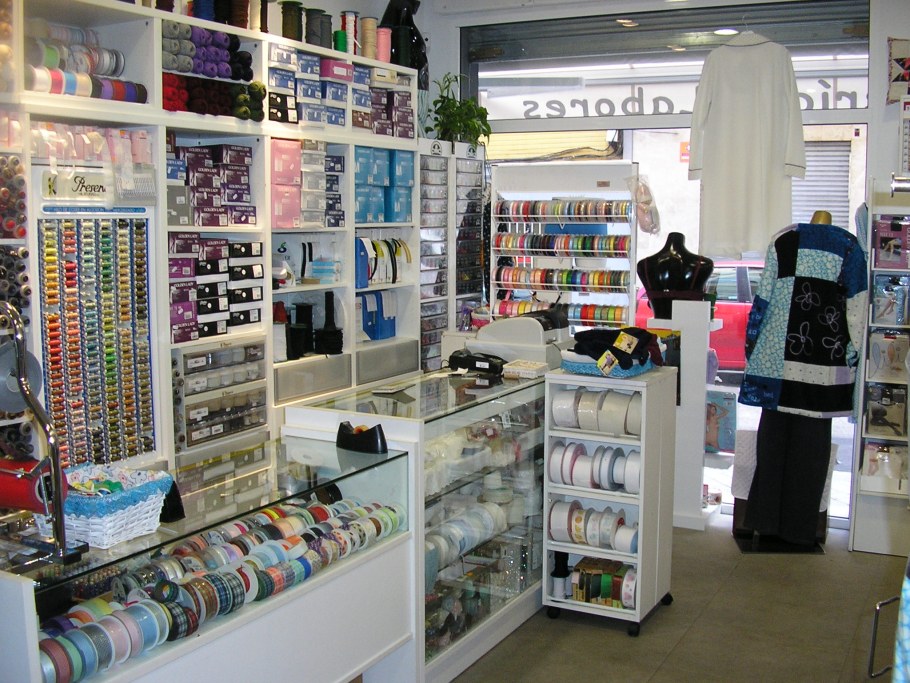 Витрины для швейной фурнитуры