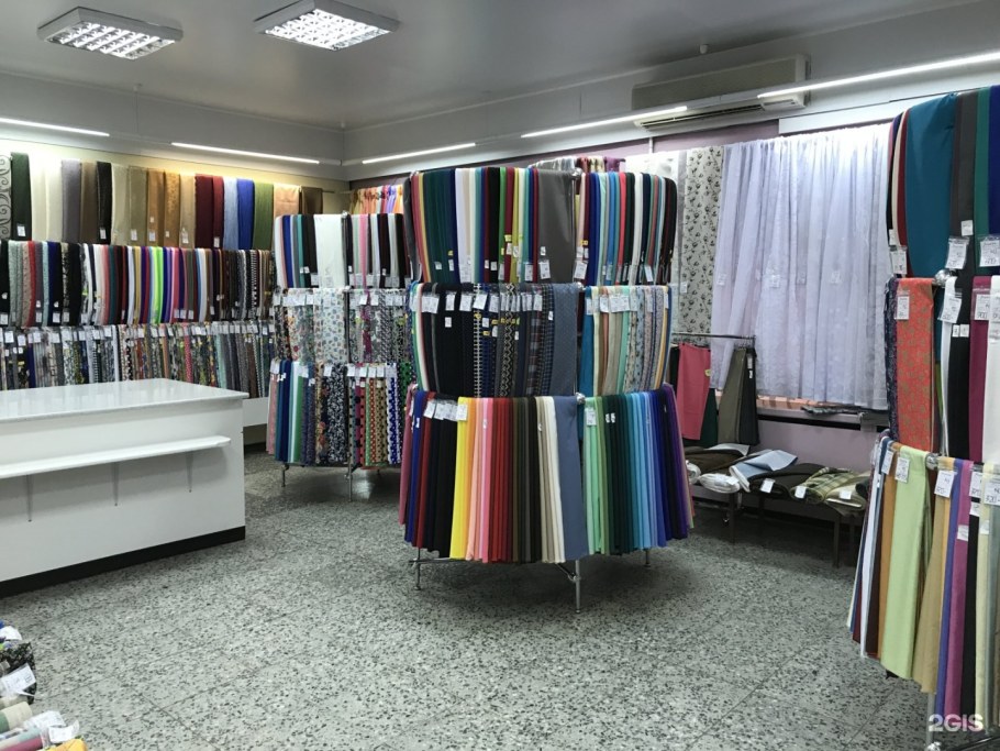 Интерьер магазина тканей