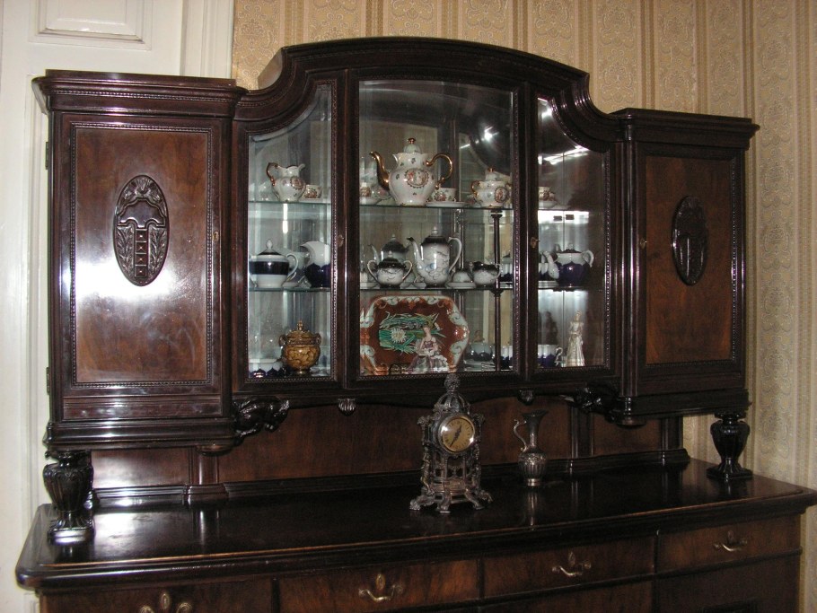 Старая мебель