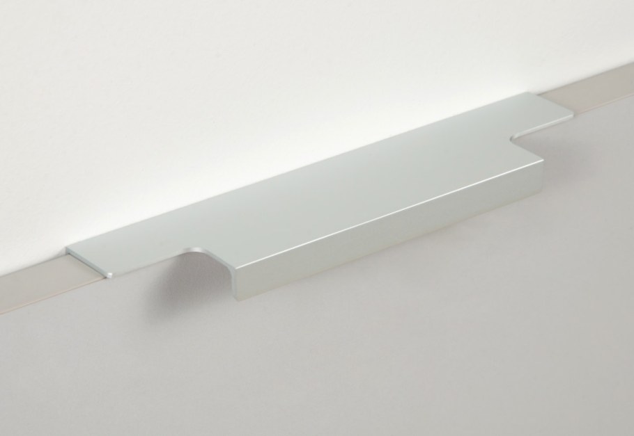 Мебельная ручка ray rt109bl