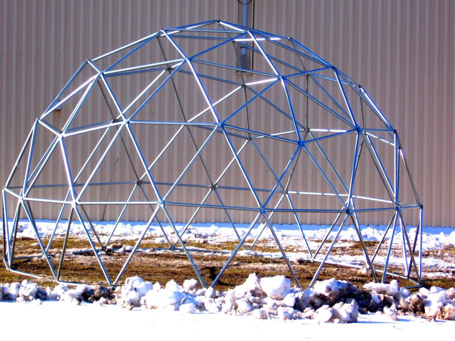 Дом в виде Ангара