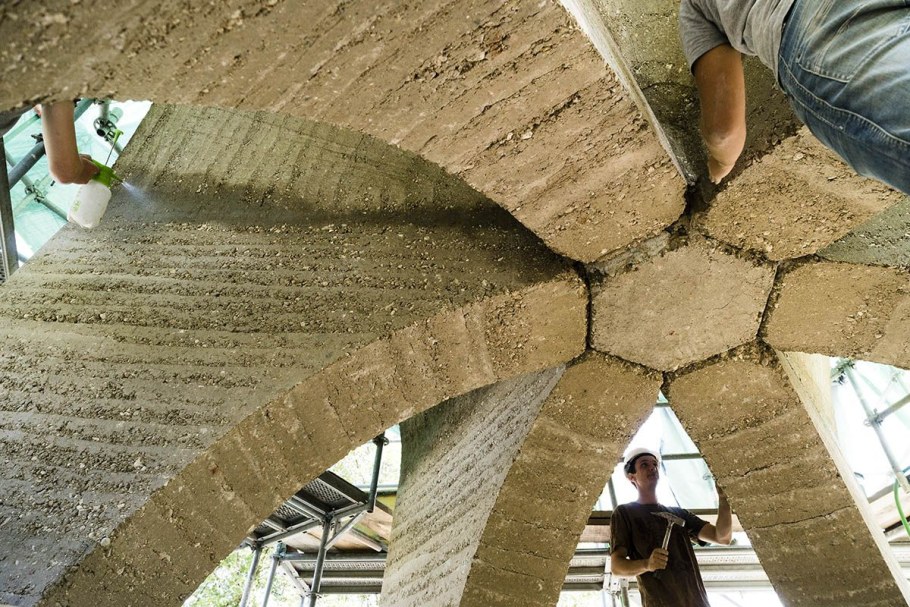 Купольный дом на сваях