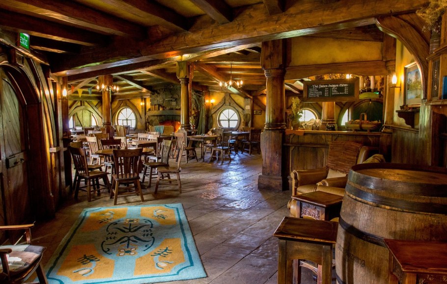 Паб зеленый дракон в Хоббитон новая Зеландия