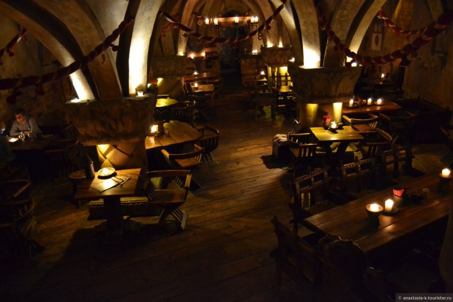 Средневековый ресторан в Риге Rozengrals