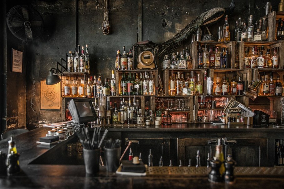 Барная стойка в стиле средневековья