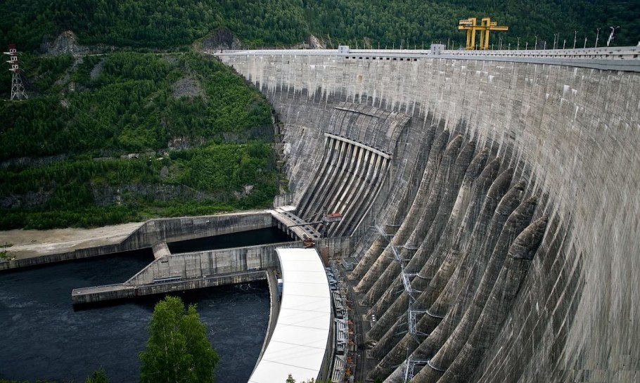 Дамба Саяно-Шушенской ГЭС