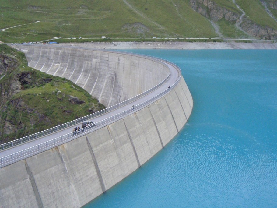 Гидротехнические сооружения (плотины, дамбы)