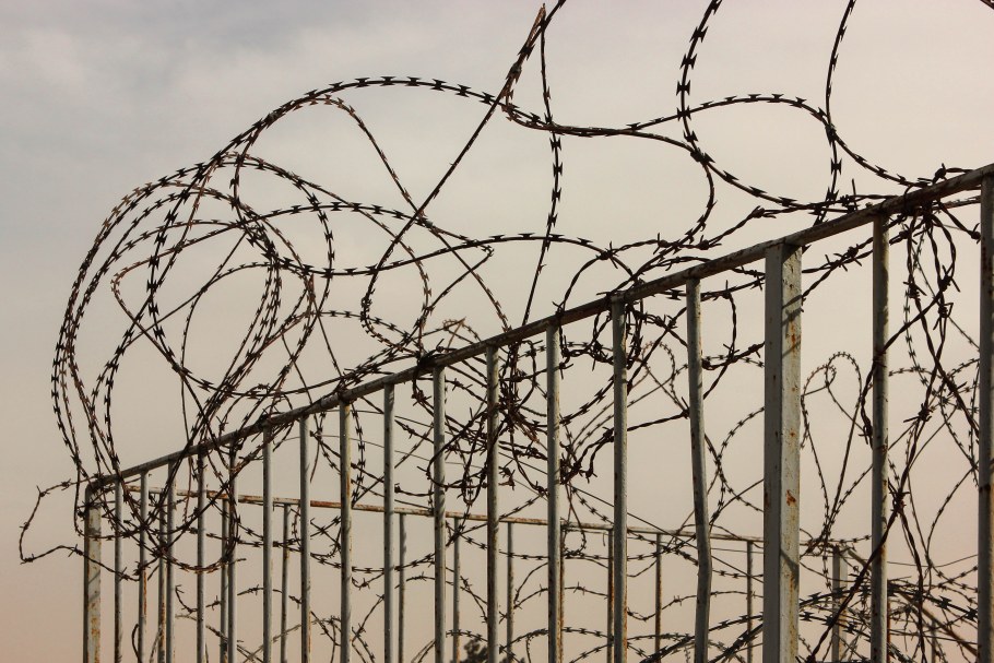 Разновидности колючей проволоки