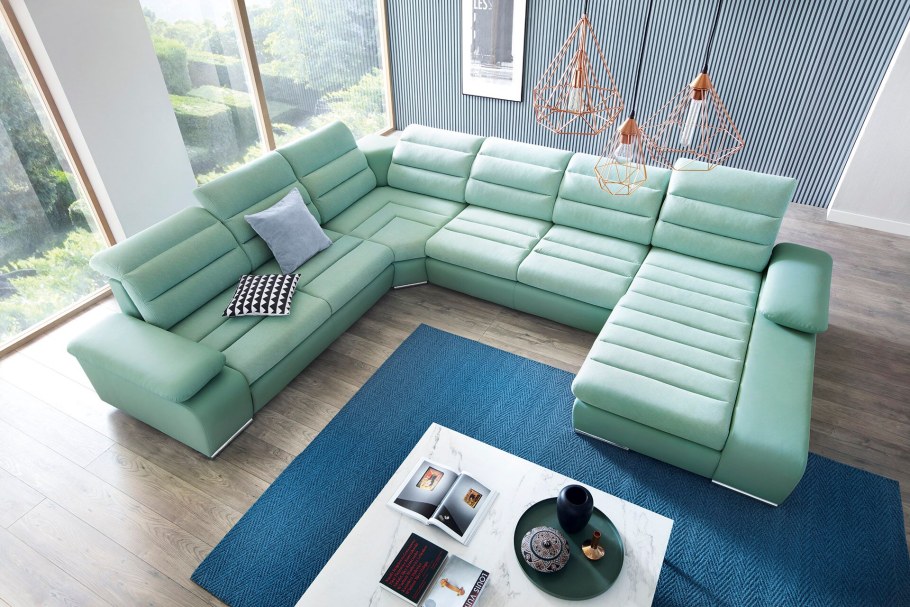 Белый кожаный диван