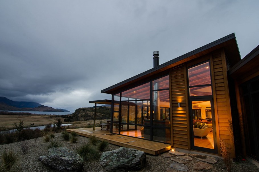 Домик с панорамными окнами