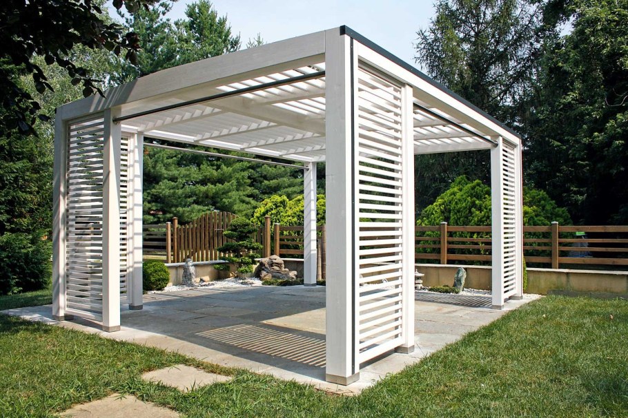 Современная баня с террасой