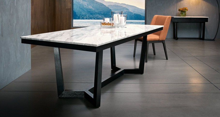 Стол нестандартной формы