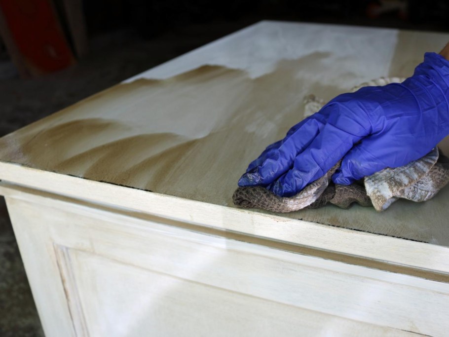 Состаренная мебель в стиле Прованс