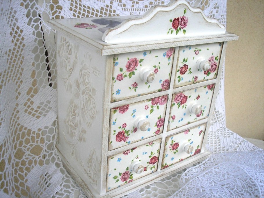 Декор мебели в стиле Прованс