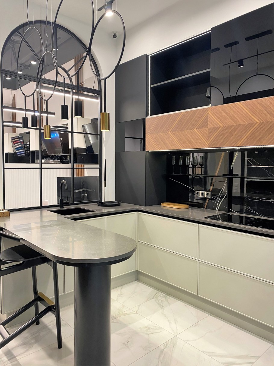 Чувинова кухни Миксон