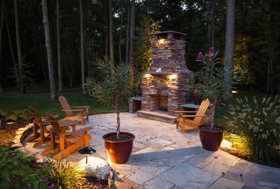 Площадка из камня на даче