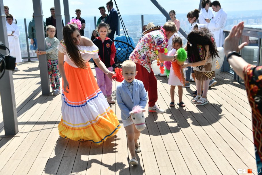 Бассейн на высоцком