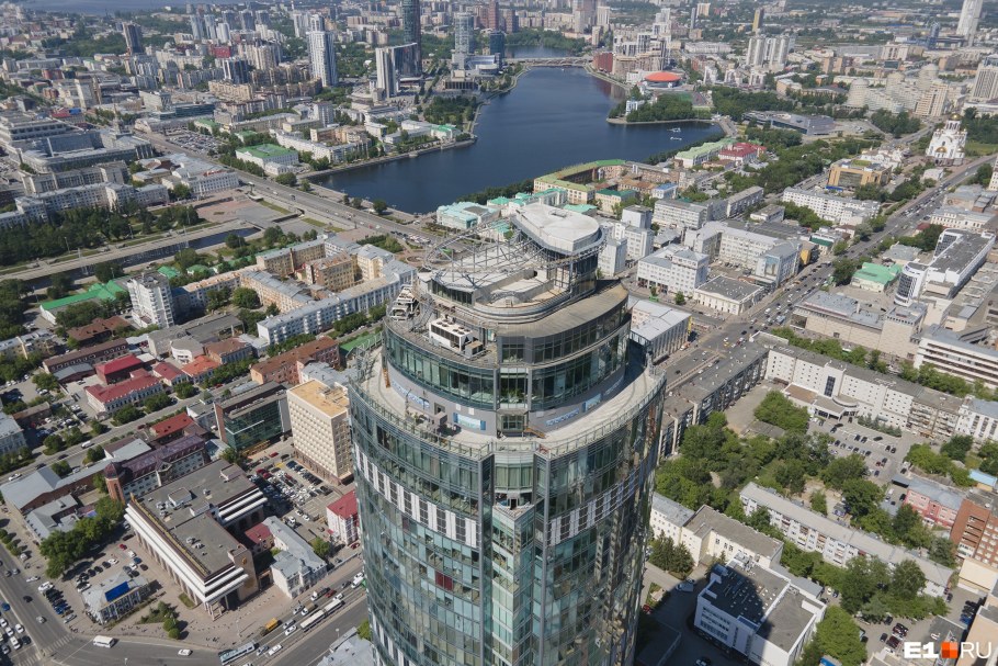 БЦ Высоцкий Екатеринбург бассейн