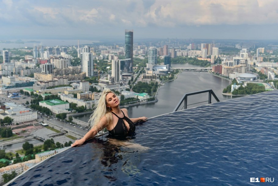 Бассейн на крыше Высоцкого Екатеринбург