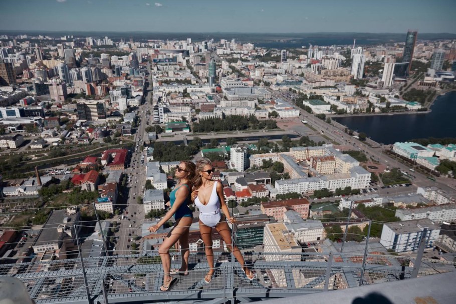 Бассейн на крыше Высоцкого Екатеринбург