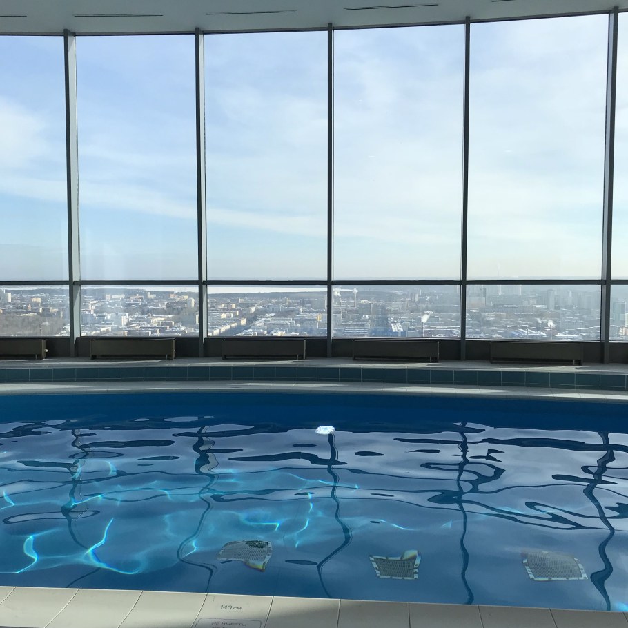 Бассейн на крыше Высоцкого Екатеринбург