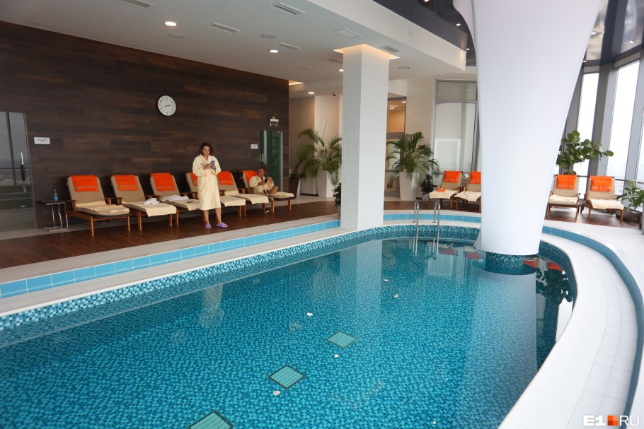 Бассейн Высоцкий Екатеринбург