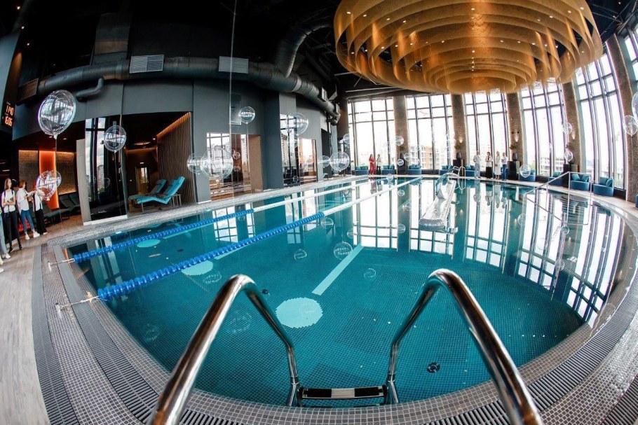 Отель Высоцкий в Екатеринбурге бассейн