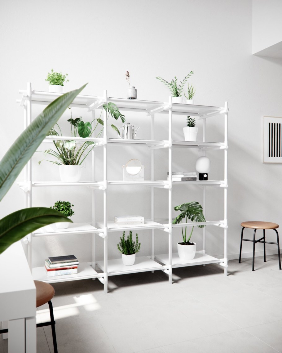 Стеллаж с растениями в интерьере