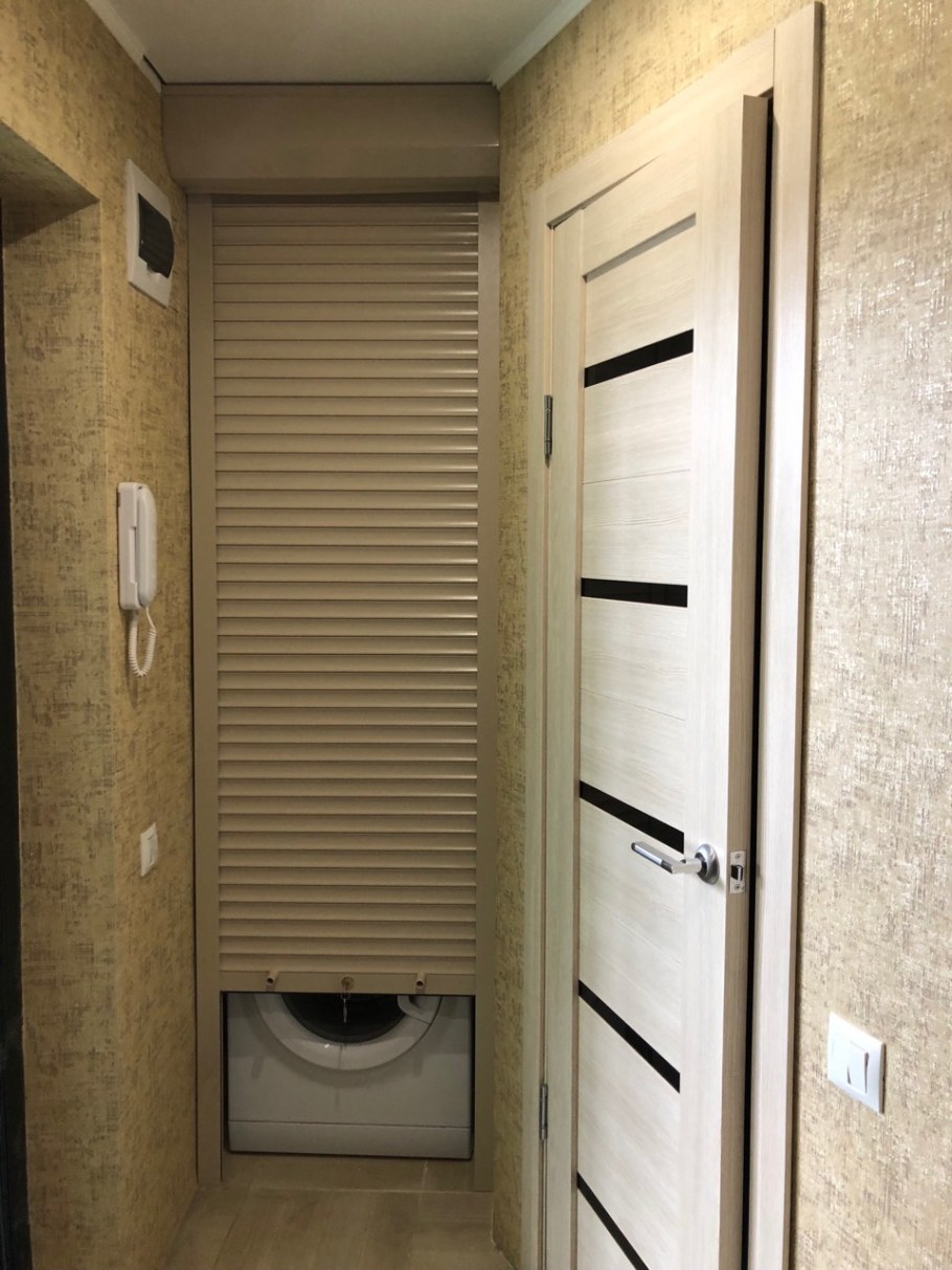 Старый встроенный шкаф